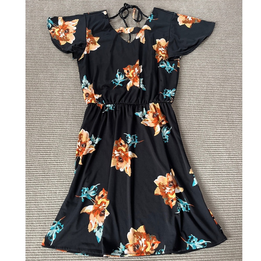 Maurices Womens XS Black‎ Floral V-Neck Flutter Sleeve Cutout Back Mini Dress